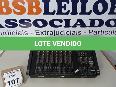 LOTE 107 - 01 MESA DE SOM MARCA UNIC MAC-08S. (NO ESTADO) ATENÇÃO! FAZER A VISITAÇÃO ANTES DE ARREMATAR, NÃO SABEMOS SE FUNCIONA. LEILÃO NÃO TEM GARANTIA E NEM DEVOLUÇÃO, SUJEITO A POSSÍVEIS AVARIAS VISÍVEIS/OCULTAS E/OU AUSÊNCIA DE COMPONENTES.
