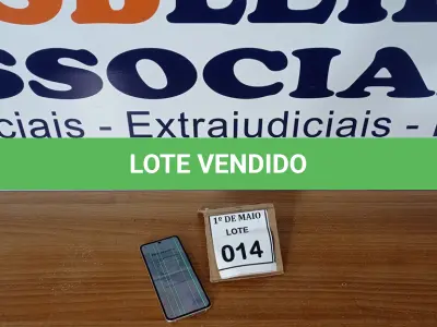 LOTE 014 - 01 CELULAR MARCA SAMSUNG GALAXI Z FLIP 3 SEM CARREGADOR COM AVARIAS. (NO ESTADO) ATENÇÃO! FAZER A VISITAÇÃO ANTES DE ARREMATAR, NÃO SABEMOS SE FUNCIONA. LEILÃO NÃO TEM GARANTIA E NEM DEVOLUÇÃO, SUJEITO A POSSÍVEIS AVARIAS VISÍVEIS/OCULTAS E/OU AUSÊNCIA DE COMPONENTES.