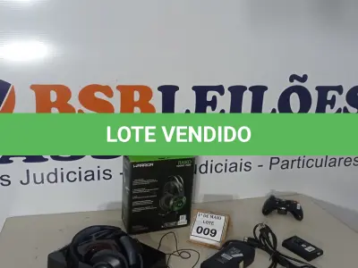 LOTE 009 - 01 FONE DE OUVIDO, 01 FONTE, 01 CONTROLE XBOX 360 E 01 HD BOX COM JOGOS. (NO ESTADO) ATENÇÃO! FAZER A VISITAÇÃO ANTES DE ARREMATAR, NÃO SABEMOS SE FUNCIONA. LEILÃO NÃO TEM GARANTIA E NEM DEVOLUÇÃO, SUJEITO A POSSÍVEIS AVARIAS VISÍVEIS/OCULTAS E/OU AUSÊNCIA DE COMPONENTES.