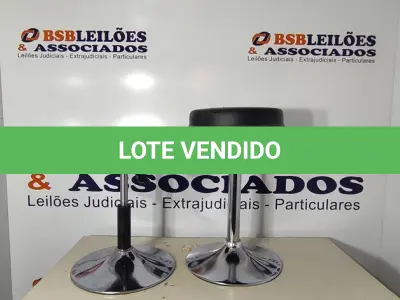 LOTE 324 - 02 – BANQUETAS (NO ESTADO, NÃO SABEMOS SE FUNCIONA. LEILÃO NÃO TEM GARANTIA E NEM DEVOLUÇÃO, SUJEITO A POSSÍVEIS AVARIAS VISÍVEIS/OCULTAS E/OU AUSÊNCIA DE COMPONENTES)