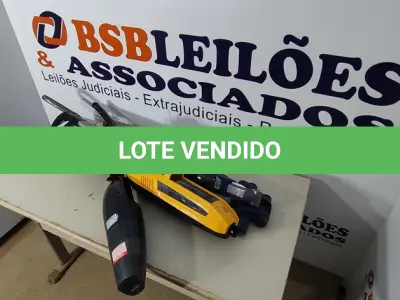 LOTE 436 - 03 – ASPIRADORES DE PO DIVERSOS (NO ESTADO, NÃO SABEMOS SE FUNCIONA. LEILÃO NÃO TEM GARANTIA E NEM DEVOLUÇÃO, SUJEITO A POSSÍVEIS AVARIAS VISÍVEIS/OCULTAS E/OU AUSÊNCIA DE COMPONENTES)