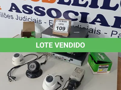 LOTE 109 - 03 DVRS PARA CÂMERAS DE SEGURANÇA MARCAS E MODELOS DIVERSOS E 04 CÂMERAS DE SEGURANÇA. (NO ESTADO) ATENÇÃO! FAZER A VISITAÇÃO ANTES DE ARREMATAR, NÃO SABEMOS SE FUNCIONA. LEILÃO NÃO TEM GARANTIA E NEM DEVOLUÇÃO, SUJEITO A POSSÍVEIS AVARIAS VISÍVEIS/OCULTAS E/OU AUSÊNCIA DE COMPONENTES.