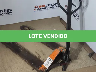 LOTE 019 - 01 - PALETEIRA HIDRÁULICA MANUAL (NO ESTADO, NÃO SABEMOS SE FUNCIONA. LEILÃO NÃO TEM GARANTIA E NEM DEVOLUÇÃO, SUJEITO A POSSÍVEIS AVARIAS VISÍVEIS/OCULTAS E/OU AUSÊNCIA DE COMPONENTES)