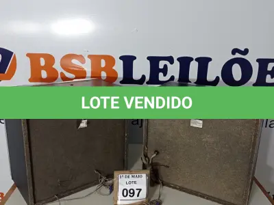 LOTE 097 - 02 CAIXAS DE SOM MARCA SONNY. (NO ESTADO) ATENÇÃO! FAZER A VISITAÇÃO ANTES DE ARREMATAR, NÃO SABEMOS SE FUNCIONA. LEILÃO NÃO TEM GARANTIA E NEM DEVOLUÇÃO, SUJEITO A POSSÍVEIS AVARIAS VISÍVEIS/OCULTAS E/OU AUSÊNCIA DE COMPONENTES.
