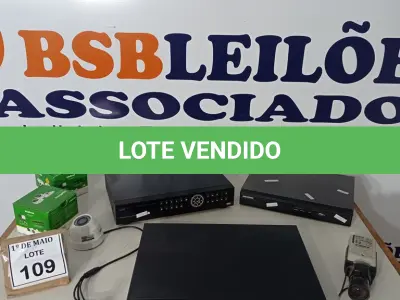 LOTE 109 - 03 DVRS PARA CÂMERAS DE SEGURANÇA MARCAS E MODELOS DIVERSOS E 04 CÂMERAS DE SEGURANÇA. (NO ESTADO) ATENÇÃO! FAZER A VISITAÇÃO ANTES DE ARREMATAR, NÃO SABEMOS SE FUNCIONA. LEILÃO NÃO TEM GARANTIA E NEM DEVOLUÇÃO, SUJEITO A POSSÍVEIS AVARIAS VISÍVEIS/OCULTAS E/OU AUSÊNCIA DE COMPONENTES.