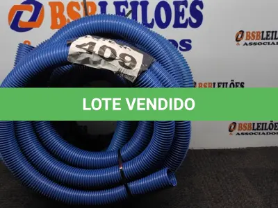 LOTE 409 - 01 - MANGUEIRA PARA PISCINA (NO ESTADO, NÃO SABEMOS SE FUNCIONA. LEILÃO NÃO TEM GARANTIA E NEM DEVOLUÇÃO, SUJEITO A POSSÍVEIS AVARIAS VISÍVEIS/OCULTAS E/OU AUSÊNCIA DE COMPONENTES)