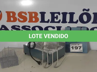 LOTE 197 - 01 - FRITADEIRA ELÉTRICA 1 CUBA COM TAMPA 110V (NO ESTADO, NÃO SABEMOS SE FUNCIONA. LEILÃO NÃO TEM GARANTIA E NEM DEVOLUÇÃO, SUJEITO A POSSÍVEIS AVARIAS VISÍVEIS/OCULTAS E/OU AUSÊNCIA DE COMPONENTES)