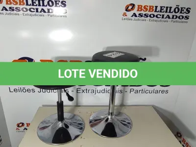 LOTE 324 - 02 – BANQUETAS (NO ESTADO, NÃO SABEMOS SE FUNCIONA. LEILÃO NÃO TEM GARANTIA E NEM DEVOLUÇÃO, SUJEITO A POSSÍVEIS AVARIAS VISÍVEIS/OCULTAS E/OU AUSÊNCIA DE COMPONENTES)