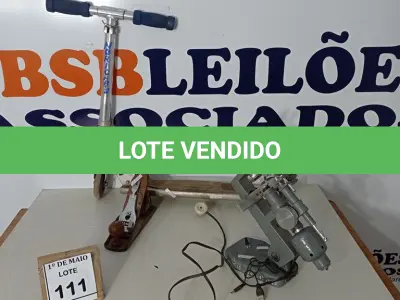 LOTE 111 - 01 PATINETE INFANTIL, 01 PLAINA MANUAL PARA MADEIRA E 01 APARELHO MICROSCÓPICO.  (NO ESTADO) ATENÇÃO! FAZER A VISITAÇÃO ANTES DE ARREMATAR, NÃO SABEMOS SE FUNCIONA. LEILÃO NÃO TEM GARANTIA E NEM DEVOLUÇÃO, SUJEITO A POSSÍVEIS AVARIAS VISÍVEIS/OCULTAS E/OU AUSÊNCIA DE COMPONENTES.