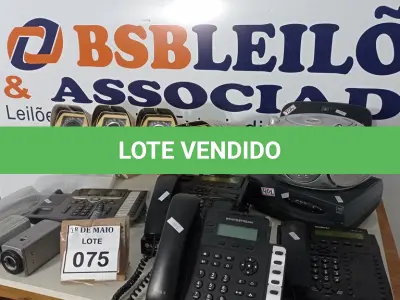 LOTE 075 - 01 LOTE COM CÂMERAS DE SEGURANÇA, APARELHOS TELEFÔNICOS 01 RADIO STEREO AM/FM E 02 CISCO. (NO ESTADO) ATENÇÃO! FAZER A VISITAÇÃO ANTES DE ARREMATAR, NÃO SABEMOS SE FUNCIONA. LEILÃO NÃO TEM GARANTIA E NEM DEVOLUÇÃO, SUJEITO A POSSÍVEIS AVARIAS VISÍVEIS/OCULTAS E/OU AUSÊNCIA DE COMPONENTES.