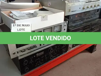 LOTE 113 - 01 LOTE COM TOCA DISCOS E TOCA FITAS MARCAS E MODELOS DIVERSOS COM AVARIAS. (NO ESTADO) ATENÇÃO! FAZER A VISITAÇÃO ANTES DE ARREMATAR, NÃO SABEMOS SE FUNCIONA. LEILÃO NÃO TEM GARANTIA E NEM DEVOLUÇÃO, SUJEITO A POSSÍVEIS AVARIAS VISÍVEIS/OCULTAS E/OU AUSÊNCIA DE COMPONENTES.