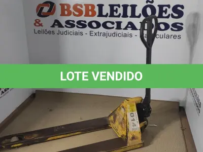 LOTE 014 - 01 - PALETEIRA HIDRÁULICA MANUAL (NO ESTADO, NÃO SABEMOS SE FUNCIONA. LEILÃO NÃO TEM GARANTIA E NEM DEVOLUÇÃO, SUJEITO A POSSÍVEIS AVARIAS VISÍVEIS/OCULTAS E/OU AUSÊNCIA DE COMPONENTES)