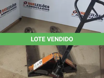 LOTE 019 - 01 - PALETEIRA HIDRÁULICA MANUAL (NO ESTADO, NÃO SABEMOS SE FUNCIONA. LEILÃO NÃO TEM GARANTIA E NEM DEVOLUÇÃO, SUJEITO A POSSÍVEIS AVARIAS VISÍVEIS/OCULTAS E/OU AUSÊNCIA DE COMPONENTES)