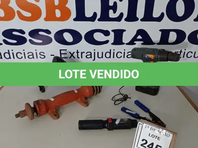 LOTE 245 - 03 PARAFUSADEIRAS INCOMPLETAS, 01 DESCASCADOR DE FIOS E 01 EIXO PARA SERRA. (NO ESTADO) ATENÇÃO! FAZER A VISITAÇÃO ANTES DE ARREMATAR, NÃO SABEMOS SE FUNCIONA. LEILÃO NÃO TEM GARANTIA E NEM DEVOLUÇÃO, SUJEITO A POSSÍVEIS AVARIAS VISÍVEIS/OCULTAS E/OU AUSÊNCIA DE COMPONENTES.