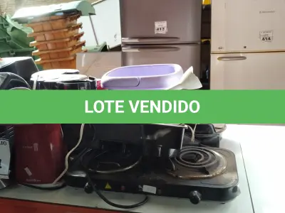 LOTE 324 - 01 MÁQUINA DE PÃO, 01 AIR FRYER, CAFETEIRAS COM AVARIAS E DIVERSOS.  (NO ESTADO) ATENÇÃO! FAZER A VISITAÇÃO ANTES DE ARREMATAR, NÃO SABEMOS SE FUNCIONA. LEILÃO NÃO TEM GARANTIA E NEM DEVOLUÇÃO, SUJEITO A POSSÍVEIS AVARIAS VISÍVEIS/OCULTAS E/OU AUSÊNCIA DE COMPONENTES.