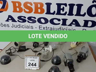LOTE 244 - 01 LOTE C/VÁRIAS CÂMERAS DE SEGURANÇA MARCAS E MODELOS DIVERSOS. (NO ESTADO) ATENÇÃO! FAZER A VISITAÇÃO ANTES DE ARREMATAR, NÃO SABEMOS SE FUNCIONA. LEILÃO NÃO TEM GARANTIA E NEM DEVOLUÇÃO, SUJEITO A POSSÍVEIS AVARIAS VISÍVEIS/OCULTAS E/OU AUSÊNCIA DE COMPONENTES.