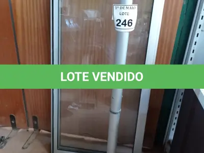 LOTE 246 - 01 CABEÇOTE REFLETOR PARA CADEIRA ODONTOLÓGICA E 02 VIDROS AVULSOS. (NO ESTADO) ATENÇÃO! FAZER A VISITAÇÃO ANTES DE ARREMATAR, NÃO SABEMOS SE FUNCIONA. LEILÃO NÃO TEM GARANTIA E NEM DEVOLUÇÃO, SUJEITO A POSSÍVEIS AVARIAS VISÍVEIS/OCULTAS E/OU AUSÊNCIA DE COMPONENTES.