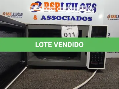 LOTE 011 - 01 MICRO-ONDAS LG 127V (MICROWAVE). (NO ESTADO EM QUE SE ENCONTRA. SUJEITO A AVARIAS OCULTAS/VISÍVEIS.) BF8671F