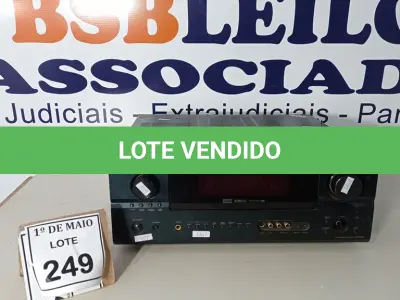 LOTE 249 - 01 RECEIVER AVR-2805 MARCA DENON 110V.  (NO ESTADO) ATENÇÃO! FAZER A VISITAÇÃO ANTES DE ARREMATAR, NÃO SABEMOS SE FUNCIONA. LEILÃO NÃO TEM GARANTIA E NEM DEVOLUÇÃO, SUJEITO A POSSÍVEIS AVARIAS VISÍVEIS/OCULTAS E/OU AUSÊNCIA DE COMPONENTES.