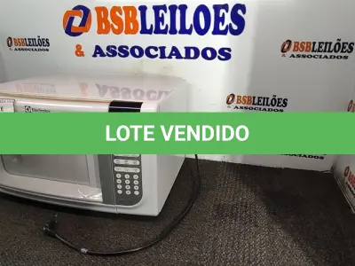 LOTE 039 - 01 MICRO-ONDAS ELECTROLUX 127V. (NO ESTADO EM QUE SE ENCONTRA. SUJEITO A AVARIAS OCULTAS/VISÍVEIS.) BH1519P
