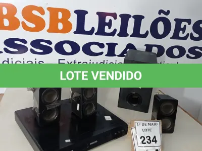 LOTE 234 - 01 HOME THEATER. (NO ESTADO) ATENÇÃO! FAZER A VISITAÇÃO ANTES DE ARREMATAR, NÃO SABEMOS SE FUNCIONA. LEILÃO NÃO TEM GARANTIA E NEM DEVOLUÇÃO, SUJEITO A POSSÍVEIS AVARIAS VISÍVEIS/OCULTAS E/OU AUSÊNCIA DE COMPONENTES.