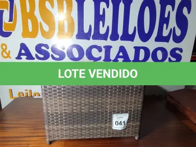 LOTE 041 - 01 MESA JARDIM.  (NO ESTADO EM QUE SE ENCONTRA. SUJEITO A AVARIAS OCULTAS/VISÍVEIS.) AV9406R