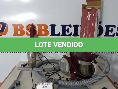 LOTE 238 - 02 ASPIRADORES DE PÓ. (NO ESTADO) ATENÇÃO! FAZER A VISITAÇÃO ANTES DE ARREMATAR, NÃO SABEMOS SE FUNCIONA. LEILÃO NÃO TEM GARANTIA E NEM DEVOLUÇÃO, SUJEITO A POSSÍVEIS AVARIAS VISÍVEIS/OCULTAS E/OU AUSÊNCIA DE COMPONENTES.
