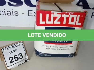 LOTE 253 - 01 CAIXA COM MASSA CORRIDA 20KG MARCA LUZTOL. (NO ESTADO) ATENÇÃO! FAZER A VISITAÇÃO ANTES DE ARREMATAR, NÃO SABEMOS SE FUNCIONA. LEILÃO NÃO TEM GARANTIA E NEM DEVOLUÇÃO, SUJEITO A POSSÍVEIS AVARIAS VISÍVEIS/OCULTAS E/OU AUSÊNCIA DE COMPONENTES.