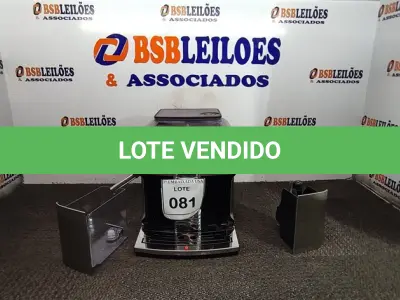 LOTE 081 - 01 CAFETEIRA (COFFEE MAKER). (NO ESTADO EM QUE SE ENCONTRA. SUJEITO A AVARIAS OCULTAS/VISÍVEIS.) AV9685F