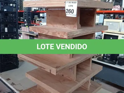 LOTE 260 - 05 EXPOSITORES EM MADEIRA PARA PAREDE. (NO ESTADO) ATENÇÃO! FAZER A VISITAÇÃO ANTES DE ARREMATAR, NÃO SABEMOS SE FUNCIONA. LEILÃO NÃO TEM GARANTIA E NEM DEVOLUÇÃO, SUJEITO A POSSÍVEIS AVARIAS VISÍVEIS/OCULTAS E/OU AUSÊNCIA DE COMPONENTES.