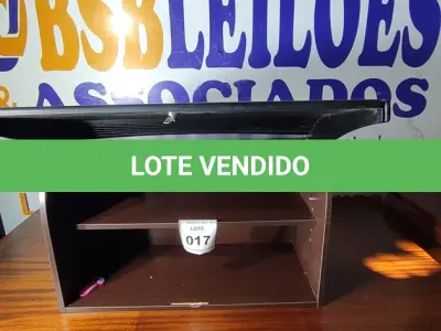 LOTE 017 - 01 ARMÁRIO SUSPENSO. (NO ESTADO EM QUE SE ENCONTRA. SUJEITO A AVARIAS OCULTAS/VISÍVEIS.)