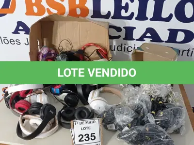 LOTE 235 - 01 LOTE COM FONES DE OUVIDO VARIADOS. (NO ESTADO) ATENÇÃO! FAZER A VISITAÇÃO ANTES DE ARREMATAR, NÃO SABEMOS SE FUNCIONA. LEILÃO NÃO TEM GARANTIA E NEM DEVOLUÇÃO, SUJEITO A POSSÍVEIS AVARIAS VISÍVEIS/OCULTAS E/OU AUSÊNCIA DE COMPONENTES.