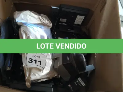 LOTE 311 - 01 CAIXA COM ELETRÔNICOS DIVERSOS E ÓCULOS 3D SONY. (NO ESTADO) ATENÇÃO! FAZER A VISITAÇÃO ANTES DE ARREMATAR, NÃO SABEMOS SE FUNCIONA. LEILÃO NÃO TEM GARANTIA E NEM DEVOLUÇÃO, SUJEITO A POSSÍVEIS AVARIAS VISÍVEIS/OCULTAS E/OU AUSÊNCIA DE COMPONENTES.