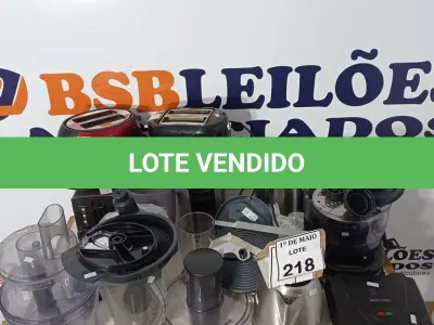LOTE 218 - 01 LOTE COM UTENSÍLIOS PARA COZINHA... 04 TORRADEIRAS, 02 SANDUICHEIRAS, 02 CHALEIRAS, COPOS PARA LIQUIDIFICADOR, 01 PROCESSADOR... (NO ESTADO) ATENÇÃO! FAZER A VISITAÇÃO ANTES DE ARREMATAR, NÃO SABEMOS SE FUNCIONA. LEILÃO NÃO TEM GARANTIA E NEM DEVOLUÇÃO, SUJEITO A POSSÍVEIS AVARIAS VISÍVEIS/OCULTAS E/OU AUSÊNCIA DE COMPONENTES.
