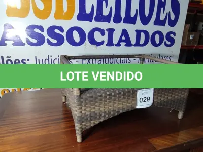 LOTE 029 - 01 MESA JARDIM.  (NO ESTADO EM QUE SE ENCONTRA. SUJEITO A AVARIAS OCULTAS/VISÍVEIS.) BF8719A