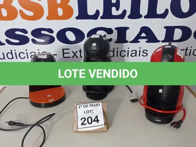 LOTE 204 - 03 CAFETEIRAS INCOMPLETAS. (NO ESTADO) ATENÇÃO! FAZER A VISITAÇÃO ANTES DE ARREMATAR, NÃO SABEMOS SE FUNCIONA. LEILÃO NÃO TEM GARANTIA E NEM DEVOLUÇÃO, SUJEITO A POSSÍVEIS AVARIAS VISÍVEIS/OCULTAS E/OU AUSÊNCIA DE COMPONENTES.