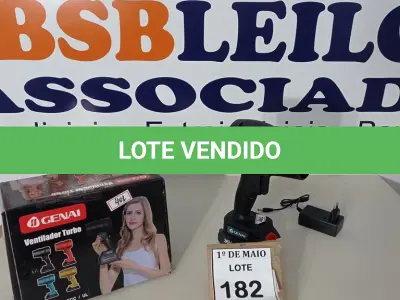 LOTE 182 - 01 VENTILADOR/ SOPRADOR TURBO DE 36V MARCA GENAI COM CARREGADOR.  (NO ESTADO) ATENÇÃO! FAZER A VISITAÇÃO ANTES DE ARREMATAR, NÃO SABEMOS SE FUNCIONA. LEILÃO NÃO TEM GARANTIA E NEM DEVOLUÇÃO, SUJEITO A POSSÍVEIS AVARIAS VISÍVEIS/OCULTAS E/OU AUSÊNCIA DE COMPONENTES.