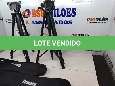 LOTE 386 - 02 TRIPES PARA CÂMERAS MARCA TOMATE. (NO ESTADO) ATENÇÃO! FAZER A VISITAÇÃO ANTES DE ARREMATAR, NÃO SABEMOS SE FUNCIONA. LEILÃO NÃO TEM GARANTIA E NEM DEVOLUÇÃO, SUJEITO A POSSÍVEIS AVARIAS VISÍVEIS/OCULTAS E/OU AUSÊNCIA DE COMPONENTES.