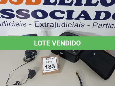 LOTE 183 - 01 COMPRESSOR DE AR A BATERIA AIR PLUS 12V COM CASE SEM FONTE E 01 PARAFUSADEIRA COM CARREGADOR 12V WESCO COM FONTE. (NO ESTADO) ATENÇÃO! FAZER A VISITAÇÃO ANTES DE ARREMATAR, NÃO SABEMOS SE FUNCIONA. LEILÃO NÃO TEM GARANTIA E NEM DEVOLUÇÃO, SUJEITO A POSSÍVEIS AVARIAS VISÍVEIS/OCULTAS E/OU AUSÊNCIA DE COMPONENTES.