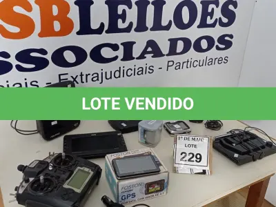 LOTE 229 - 02 ANTENAS DE TV, 01 APARELHO FOTO DIGITAL, 01 LEAPFROG, 02 DISCMAN, 01 RADIO CONTROLE, 04 GPS E 01 MEDIDOR DE PRESSÃO. (NO ESTADO) ATENÇÃO! FAZER A VISITAÇÃO ANTES DE ARREMATAR, NÃO SABEMOS SE FUNCIONA. LEILÃO NÃO TEM GARANTIA E NEM DEVOLUÇÃO, SUJEITO A POSSÍVEIS AVARIAS VISÍVEIS/OCULTAS E/OU AUSÊNCIA DE COMPONENTES.