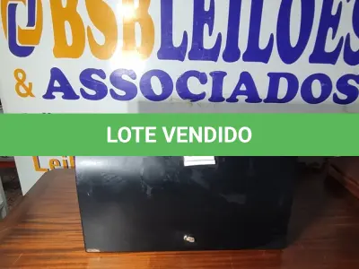 LOTE 043 - 01 ARMÁRIO SUSPENSO. (NO ESTADO EM QUE SE ENCONTRA. SUJEITO A AVARIAS OCULTAS/VISÍVEIS.)