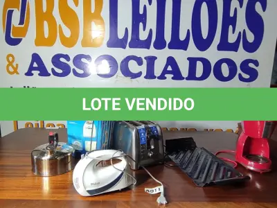 LOTE 058 - 01 LOTE COM LIQUIDIFICADOR, TORRADEIRA, CHALEIRA E CAFETEIRA. (NO ESTADO EM QUE SE ENCONTRA. SUJEITO A AVARIAS OCULTAS/VISÍVEIS.)  