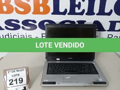 LOTE 219 - 01 NOTEBOOK MARCA TOSHIBA SEM FONTE. (NO ESTADO) ATENÇÃO! FAZER A VISITAÇÃO ANTES DE ARREMATAR, NÃO SABEMOS SE FUNCIONA. LEILÃO NÃO TEM GARANTIA E NEM DEVOLUÇÃO, SUJEITO A POSSÍVEIS AVARIAS VISÍVEIS/OCULTAS E/OU AUSÊNCIA DE COMPONENTES.