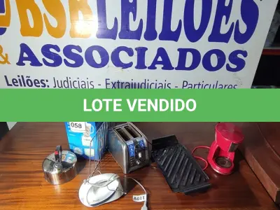LOTE 058 - 01 LOTE COM LIQUIDIFICADOR, TORRADEIRA, CHALEIRA E CAFETEIRA. (NO ESTADO EM QUE SE ENCONTRA. SUJEITO A AVARIAS OCULTAS/VISÍVEIS.)  