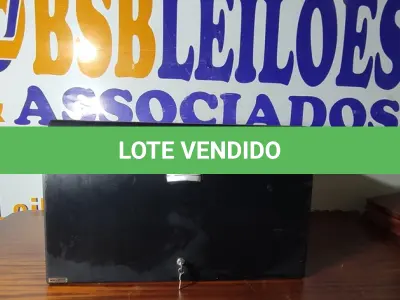 LOTE 026 - 01 ARMÁRIO SUSPENSO. (NO ESTADO EM QUE SE ENCONTRA. SUJEITO A AVARIAS OCULTAS/VISÍVEIS.)