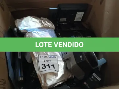 LOTE 311 - 01 CAIXA COM ELETRÔNICOS DIVERSOS E ÓCULOS 3D SONY. (NO ESTADO) ATENÇÃO! FAZER A VISITAÇÃO ANTES DE ARREMATAR, NÃO SABEMOS SE FUNCIONA. LEILÃO NÃO TEM GARANTIA E NEM DEVOLUÇÃO, SUJEITO A POSSÍVEIS AVARIAS VISÍVEIS/OCULTAS E/OU AUSÊNCIA DE COMPONENTES.