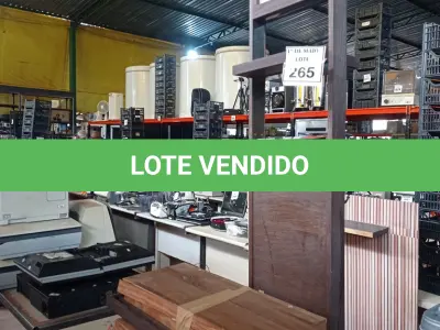 LOTE 265 - 01 EXPOSITOR EM MADEIRA DESMONTADO. (NO ESTADO) ATENÇÃO! FAZER A VISITAÇÃO ANTES DE ARREMATAR, NÃO SABEMOS SE FUNCIONA. LEILÃO NÃO TEM GARANTIA E NEM DEVOLUÇÃO, SUJEITO A POSSÍVEIS AVARIAS VISÍVEIS/OCULTAS E/OU AUSÊNCIA DE COMPONENTES.