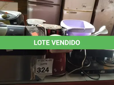 LOTE 324 - 01 MÁQUINA DE PÃO, 01 AIR FRYER, CAFETEIRAS COM AVARIAS E DIVERSOS.  (NO ESTADO) ATENÇÃO! FAZER A VISITAÇÃO ANTES DE ARREMATAR, NÃO SABEMOS SE FUNCIONA. LEILÃO NÃO TEM GARANTIA E NEM DEVOLUÇÃO, SUJEITO A POSSÍVEIS AVARIAS VISÍVEIS/OCULTAS E/OU AUSÊNCIA DE COMPONENTES.