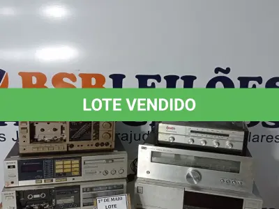LOTE 241 - 02 TOCA FITAS, 01 TOCA DISCOS E APARELHOS ELETRÔNICOS DIVERSOS COM AVARIAS. (NO ESTADO) ATENÇÃO! FAZER A VISITAÇÃO ANTES DE ARREMATAR, NÃO SABEMOS SE FUNCIONA. LEILÃO NÃO TEM GARANTIA E NEM DEVOLUÇÃO, SUJEITO A POSSÍVEIS AVARIAS VISÍVEIS/OCULTAS E/OU AUSÊNCIA DE COMPONENTES.