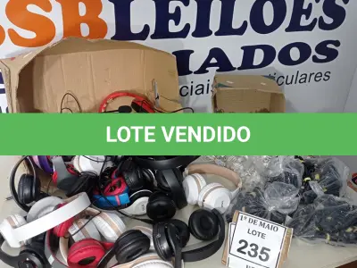LOTE 235 - 01 LOTE COM FONES DE OUVIDO VARIADOS. (NO ESTADO) ATENÇÃO! FAZER A VISITAÇÃO ANTES DE ARREMATAR, NÃO SABEMOS SE FUNCIONA. LEILÃO NÃO TEM GARANTIA E NEM DEVOLUÇÃO, SUJEITO A POSSÍVEIS AVARIAS VISÍVEIS/OCULTAS E/OU AUSÊNCIA DE COMPONENTES.